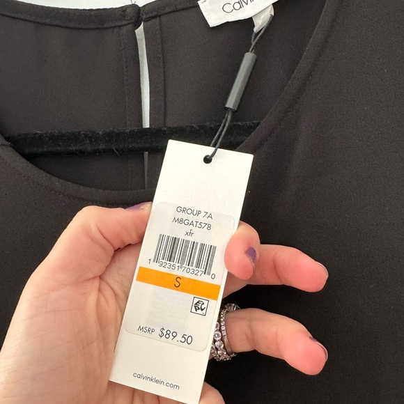 NWT Calvin Klein Sleeveless Asymmetrical Fringe Top in Black & White - Small - Picture 7 of 10